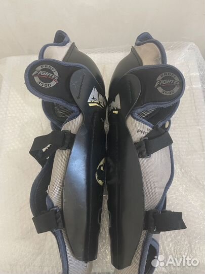 Щитки хоккейные 17