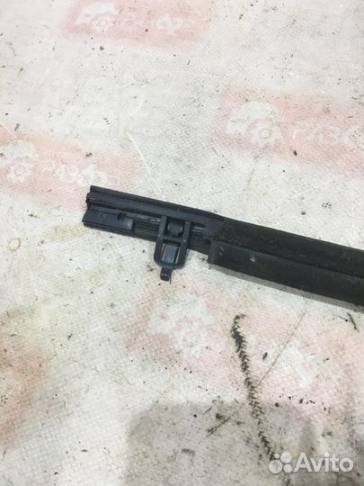 Уплотнитель стекла двери бархотка задний правый