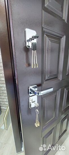 Дверь входная с терморазрывом в коттедж, дом