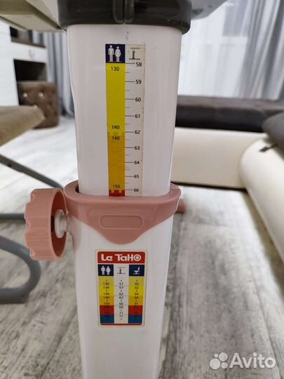 Детский письменный стол и стул