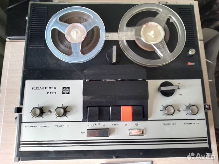 Катушечный магнитофон Комета 209