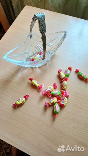 Ваза конфетница хрустальная с мельхиоровой ручкой