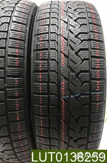 Kumho I'Zen RV Asymmetric 225/55 R19 99H