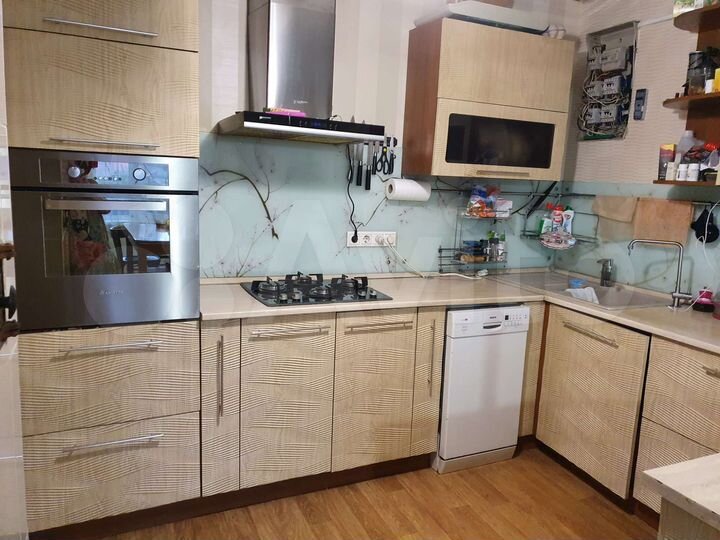 Дом 210 м² на участке 6 сот.