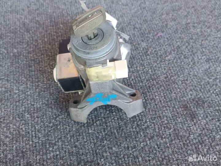 Замок зажигания Тойота vitz