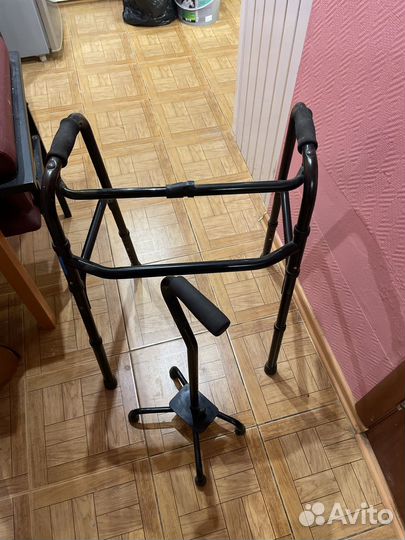 Ходунки с тростью