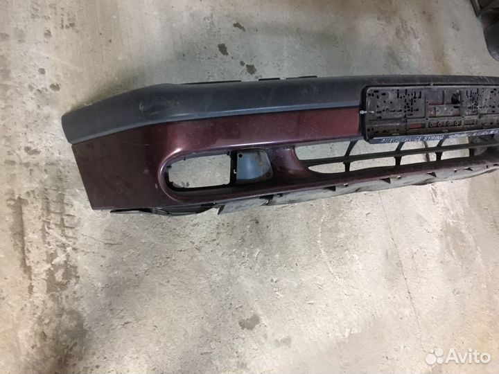 Передний бампер Рено Лагуна 1994г