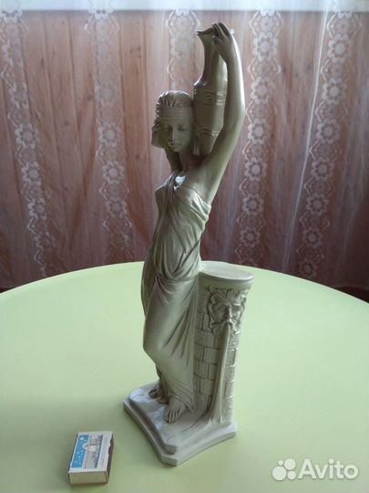 Статуэтка СССР девушка с кувшином