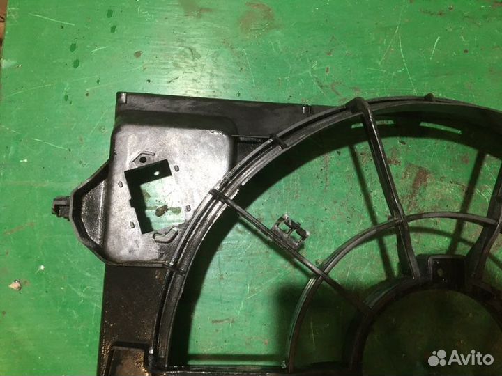 Диффузор радиатора Hyundai Solaris