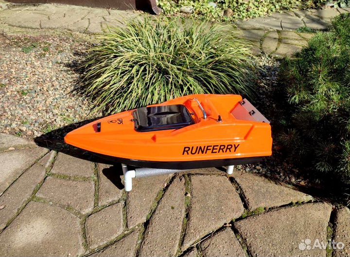 Прикормочный карповый кораблик Ранферри Solo V2