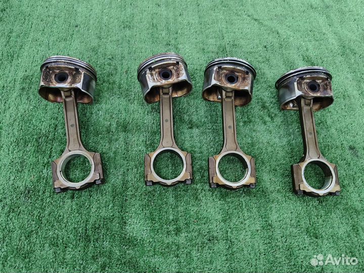 Поршень с шатуном Nissan Tiida C11