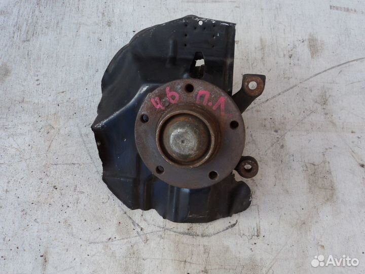 Кулак поворотный передний левый BMW E46 E 46