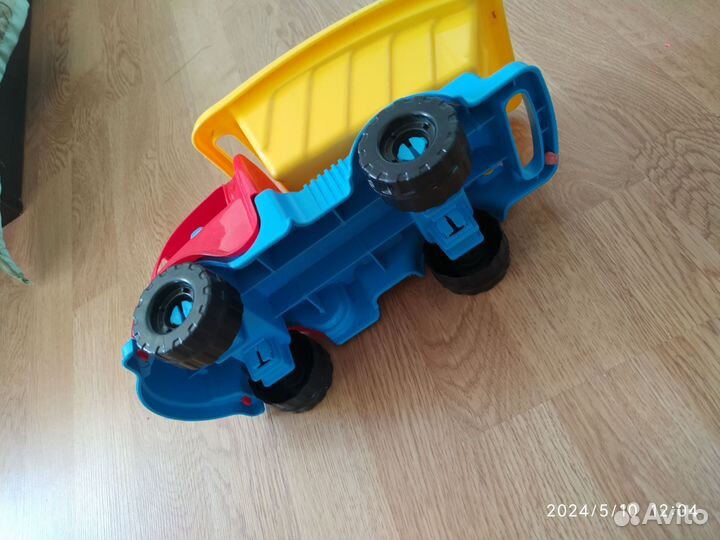 Игрушка грузовик