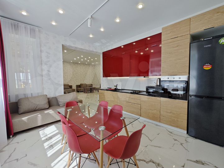 2-к. квартира, 108 м², 1/3 эт.