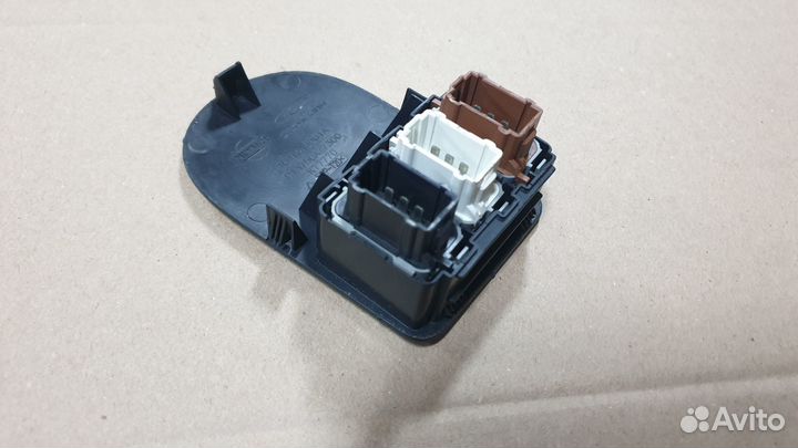 Накладка центральной консоли Nissan Qashqai