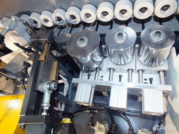 Кромкооблицовочный станок c прифуговкой