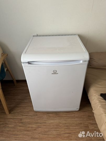 Холодильник Морозильная камера бу маленькая