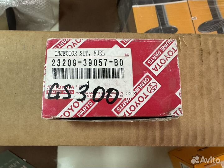 Форсунка топливная Lexus GS IS Crown