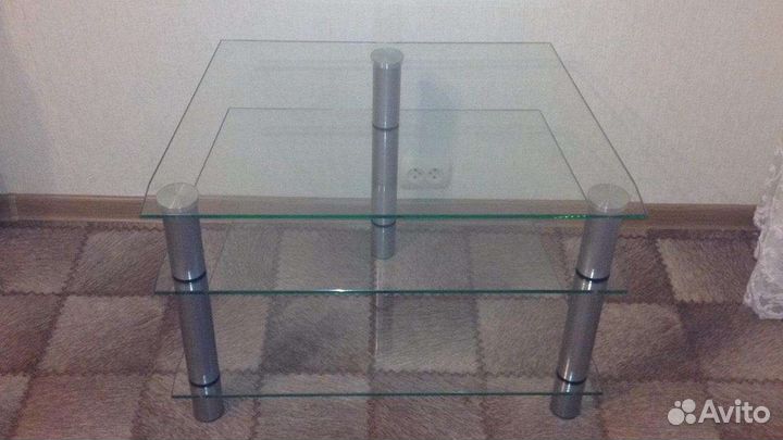 Тумбочка стеклянная