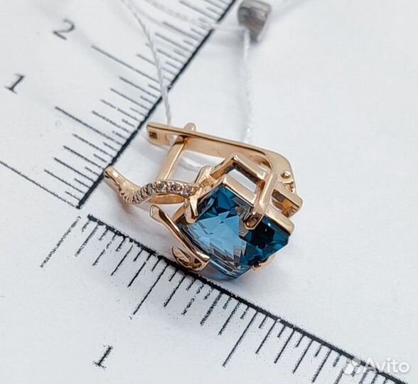 Золотые серьги с фианитом