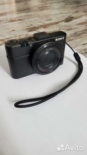 Компактный фотоаппарат Sony dsc-rx100m2