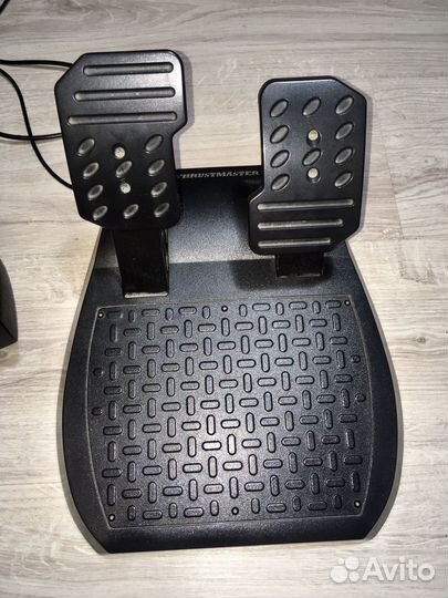 Руль thrustmaster t80