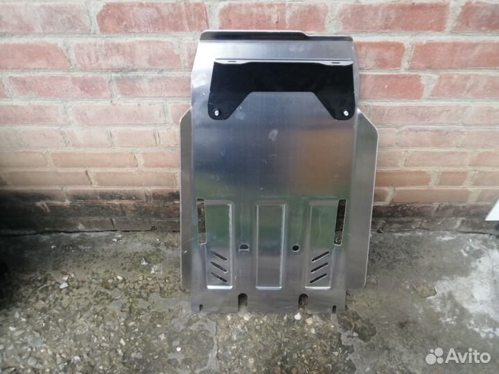 Защита алюминиевая АКПП Toyota Land Cruiser 200