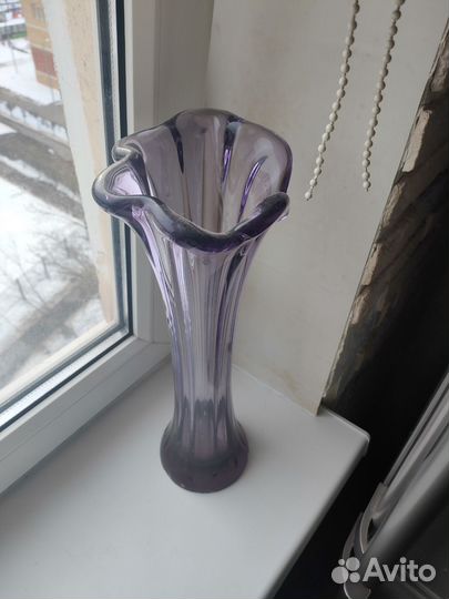 Ваза фиолетовая