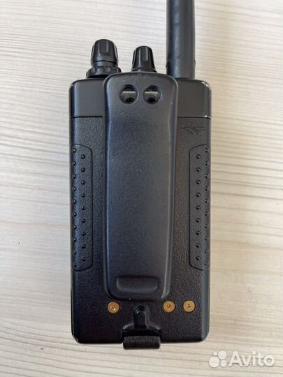 Радиостанция Yaesu FT-60R