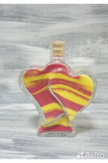 Сосуд в форме сердца стекло