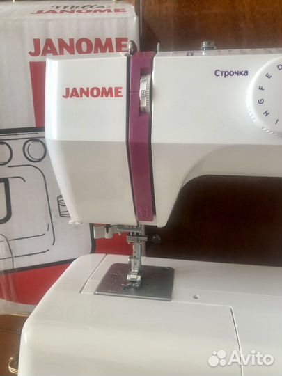 Швейная машина Janome Milla