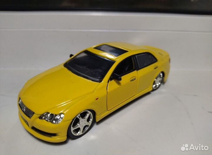 Коллекционная модель Toyota Mark X
