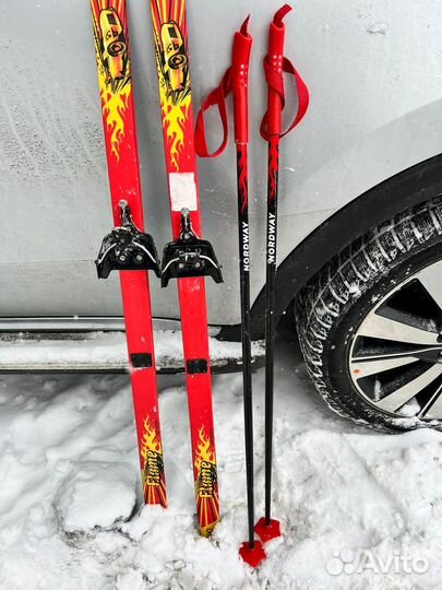 Продам детские беговые лыжи с ботинками