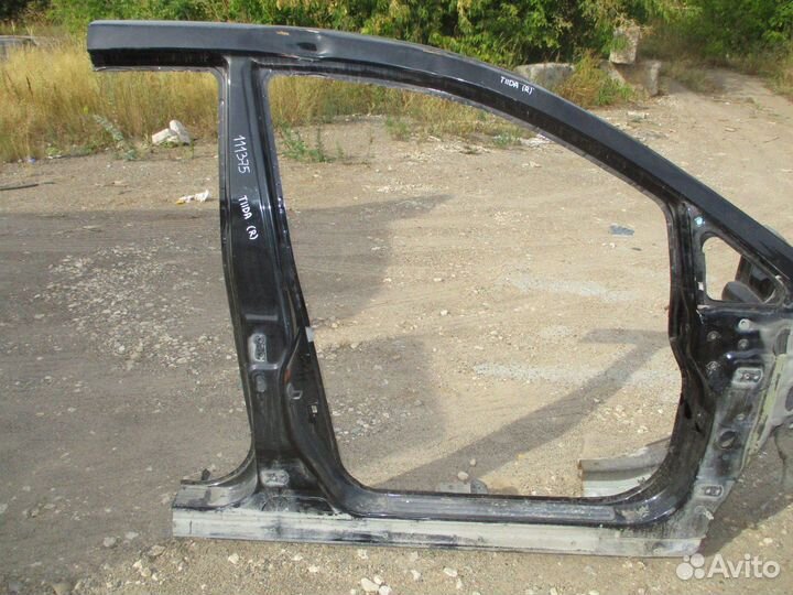 Порог со стойкой правый Nissan Tiida (C11)