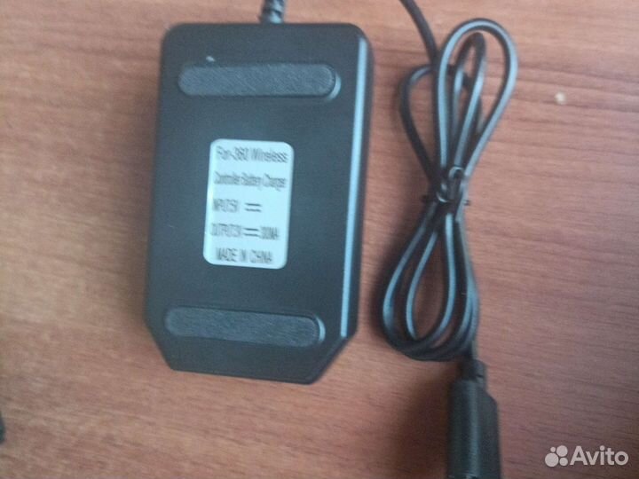 Продам зарядку для батареи от Xbox 360,и батареи