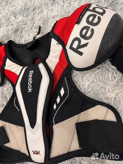 Хоккейный нагрудник Reebok