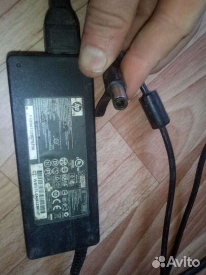 Адаптер зарядки и блок питания для ноутбука
