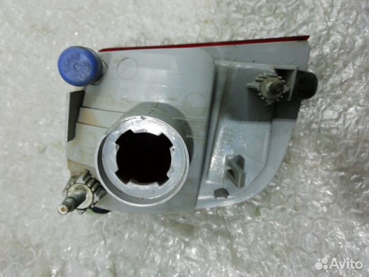 Птф задний правый Toyota Land Cruiser 200 1