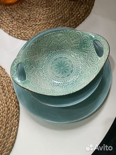Тарелки и салатник