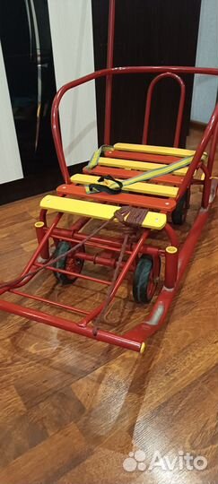 Санки детские с выдвижными колесами