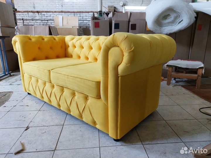Диван честерфилд жёлтый