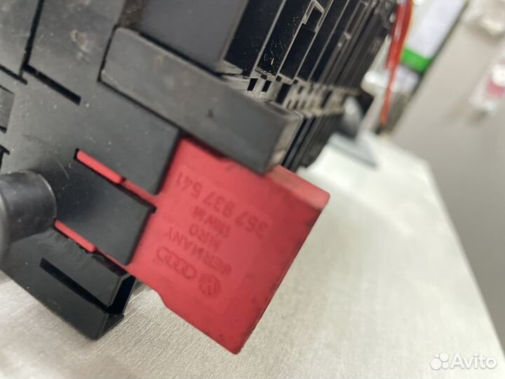 Блок предохранителей Vw Passat B4 357937541