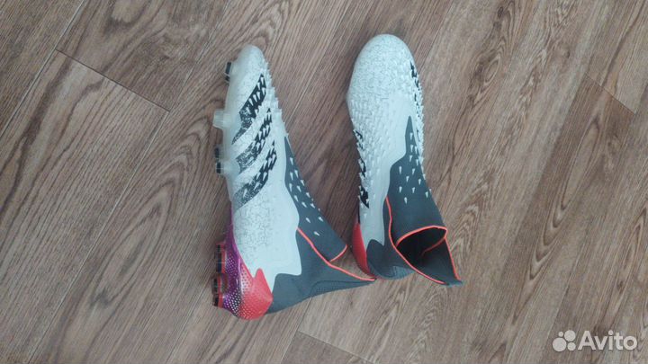 Футбольные бутсы новые