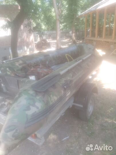 Лодка с мотором