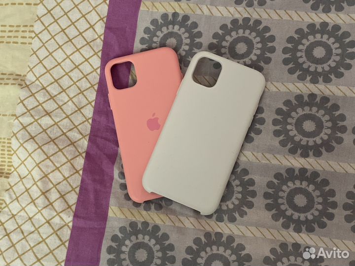 Чехлы на iPhone 11