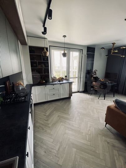 3-к. квартира, 114 м², 1/10 эт.