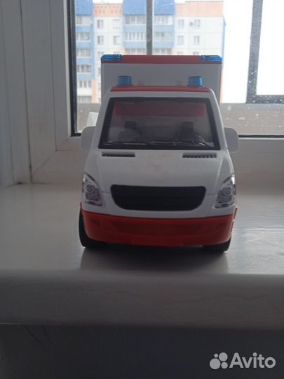 Машинка скорая помощь