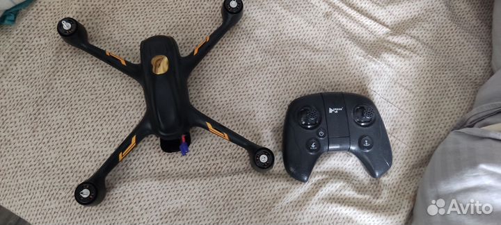 Квадрокоптер hubsan