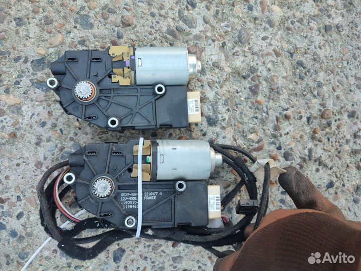 Мотор привода люка Jaguar xj x351