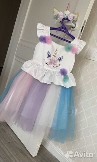 Платье с единорогом